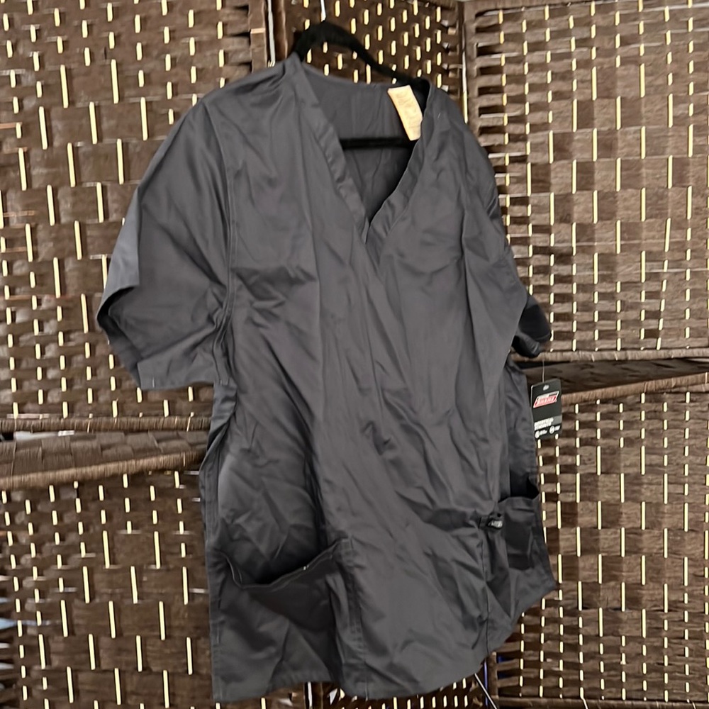 Dickies scrub top
